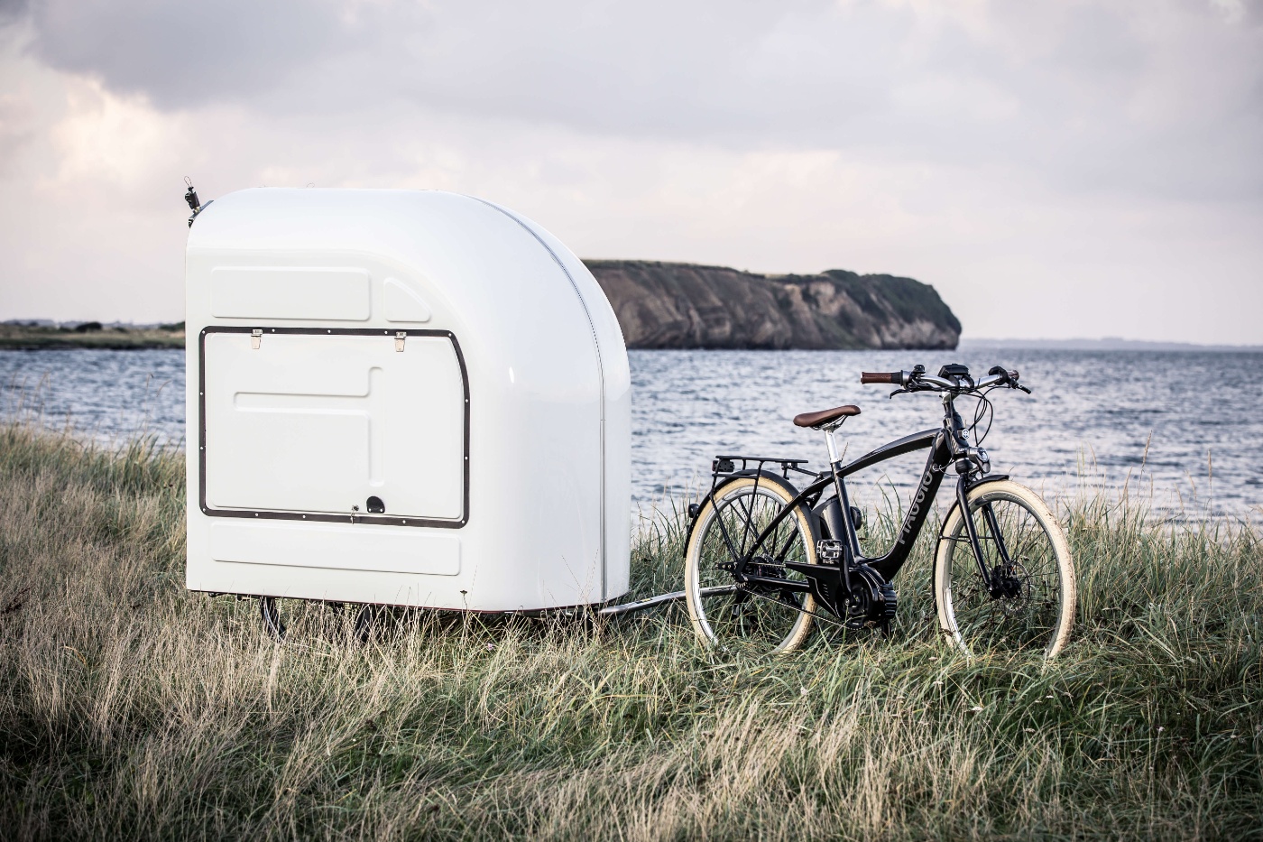 Mit E-Bike und Fahrrad-Wohnwagen zum Camping-Glück