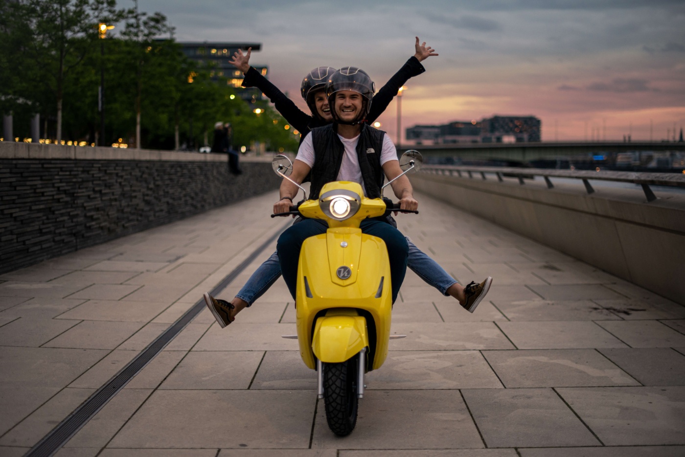 E-Roller bieten viele Freiheiten, um die Städte zu entdecken. © Kumpan electric 