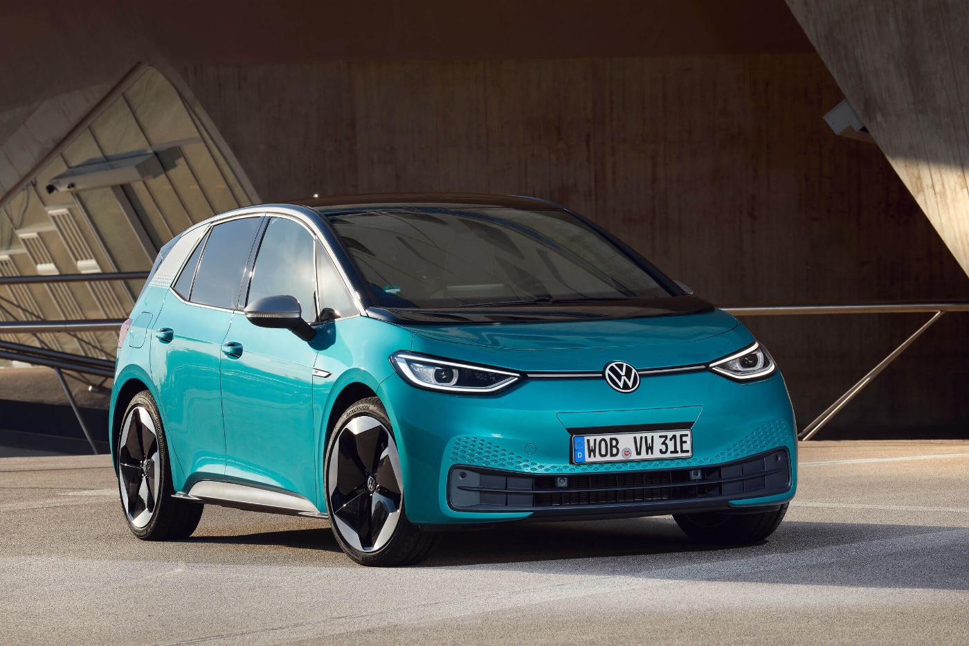 Der ID.3 von Volkswagen kann auf lange Sicht laut ADAC-Test gegenüber dem Golf (1.5 eTSI 2.0 TDI) mit Kostenvorteilen Punkten. © Volkswagen 