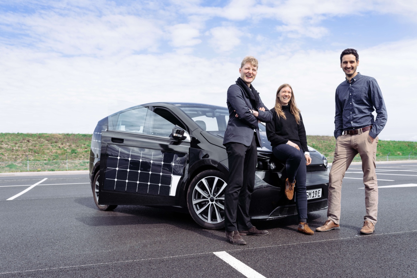 Sono Motors kleidet seinen Prototypen so gut es geht mit Solarpanels ein. © Sono Motors 