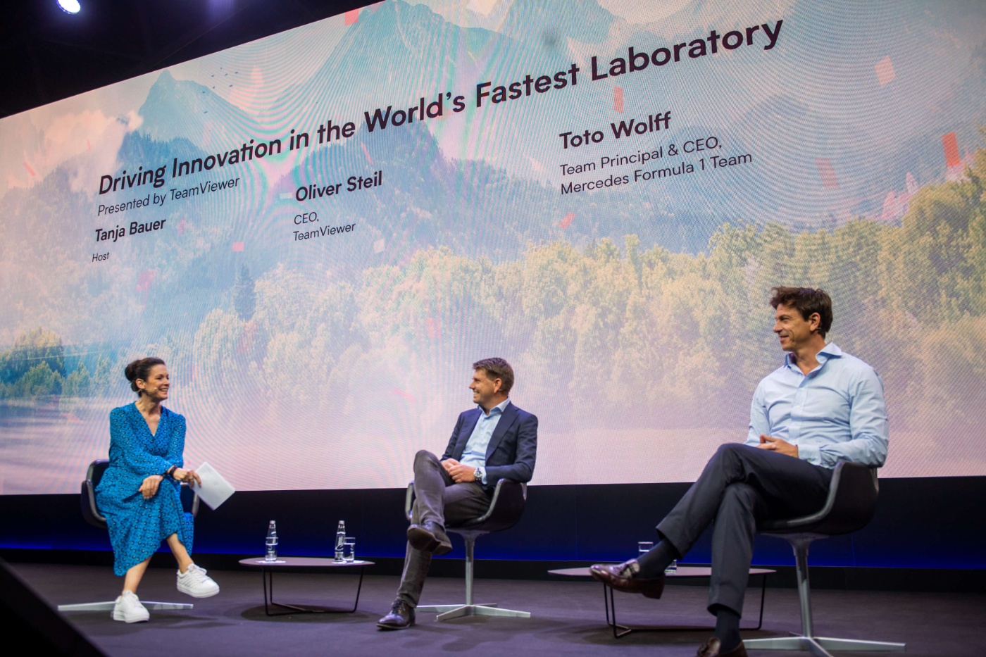 Toto Wolff und Oliver Steil auf der IAA MOBILITY 2021 