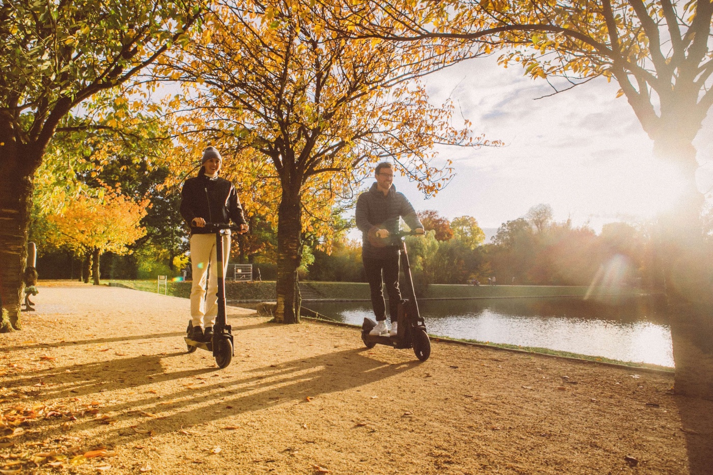 Active micromobility such as cycling or e-scooters also promotes health. © Okai vehicles on Unsplash 