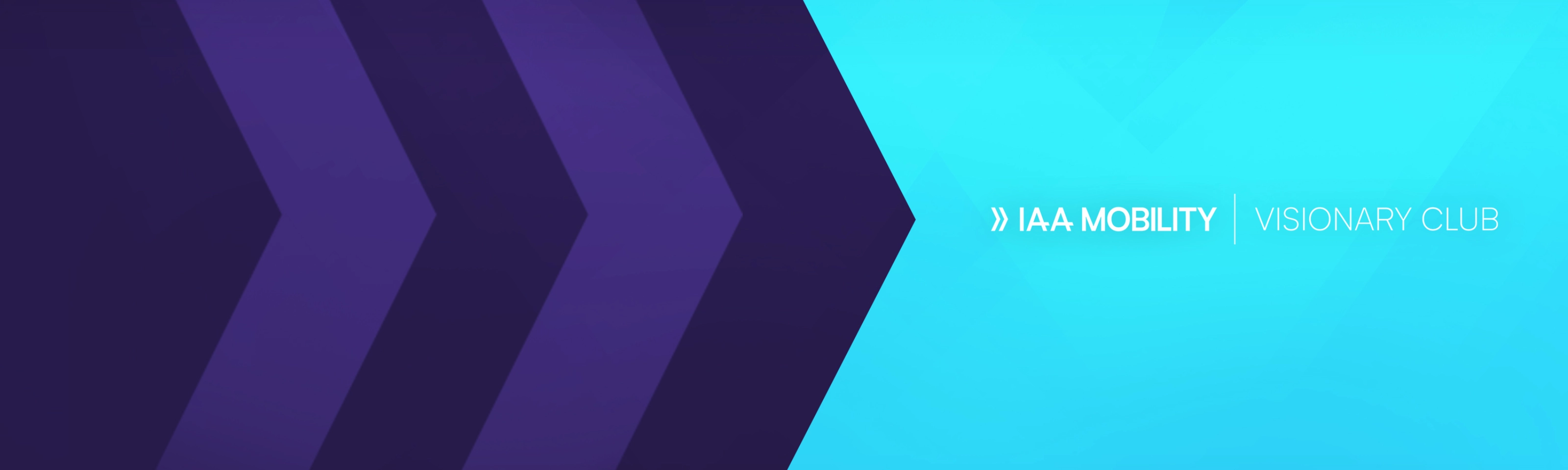 Abstrakter Hintergrund mit dunkelvioletten Pfeilen nach rechts auf blauem Farbverlauf, rechts steht der Text „IAA Mobility | Visionary Club“.