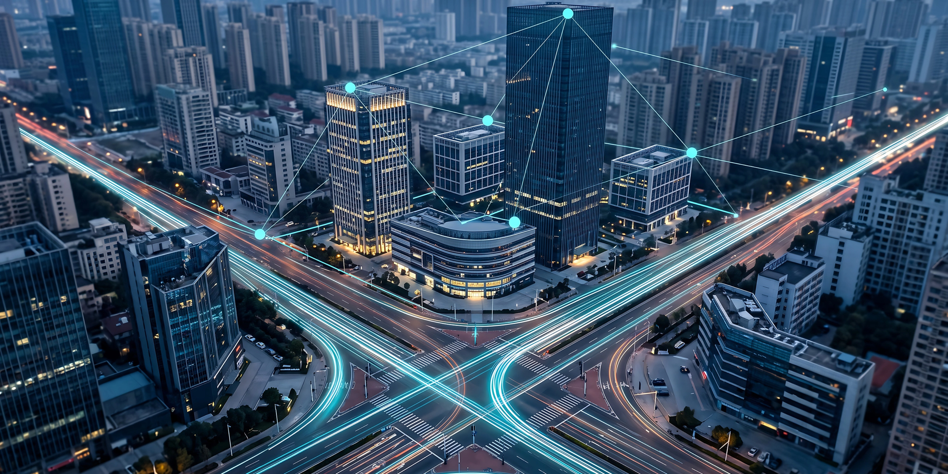 Smart City mit vernetzten Hochhäusern, digitalen Netzwerken und beleuchteten Verkehrswegen.