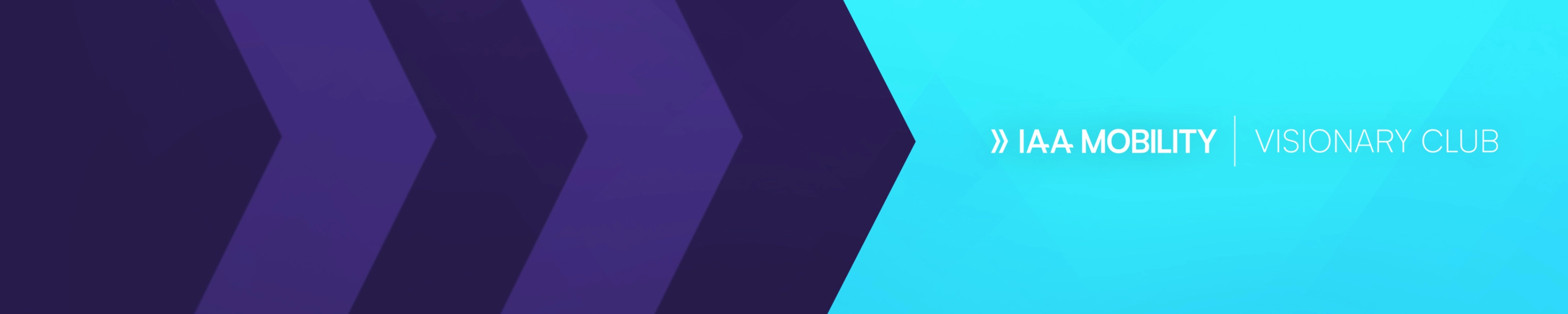 Abstrakter Hintergrund mit dunkelvioletten Pfeilen nach rechts auf blauem Farbverlauf, rechts steht der Text „IAA Mobility | Visionary Club“.