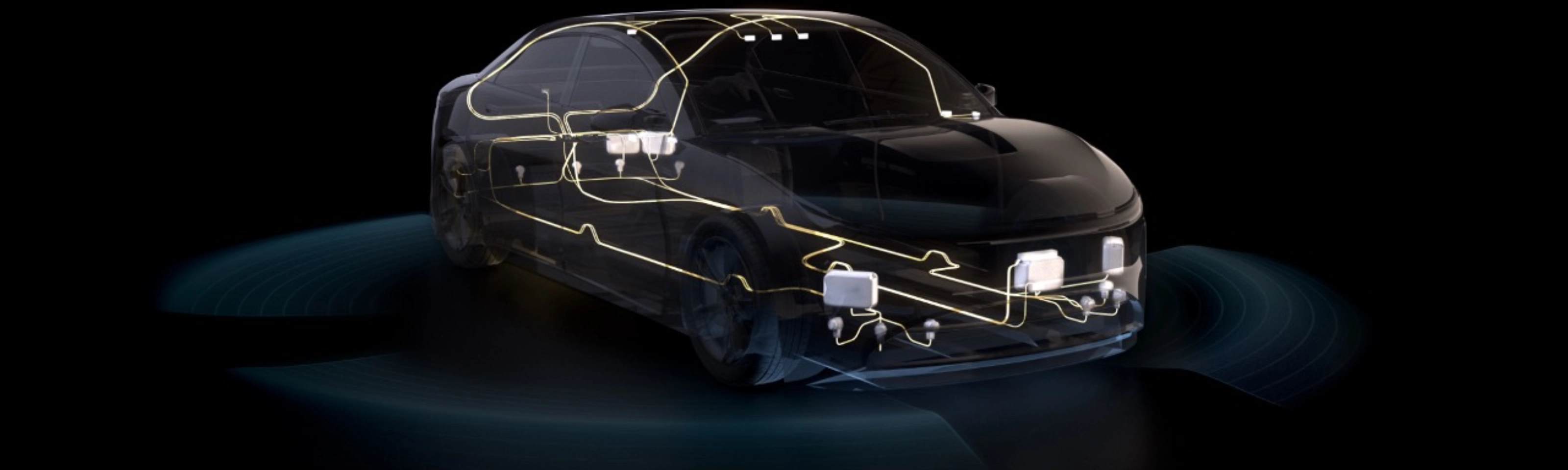 Transparentes Auto mit sichtbarer Elektronik und leuchtenden Sensorwellen.