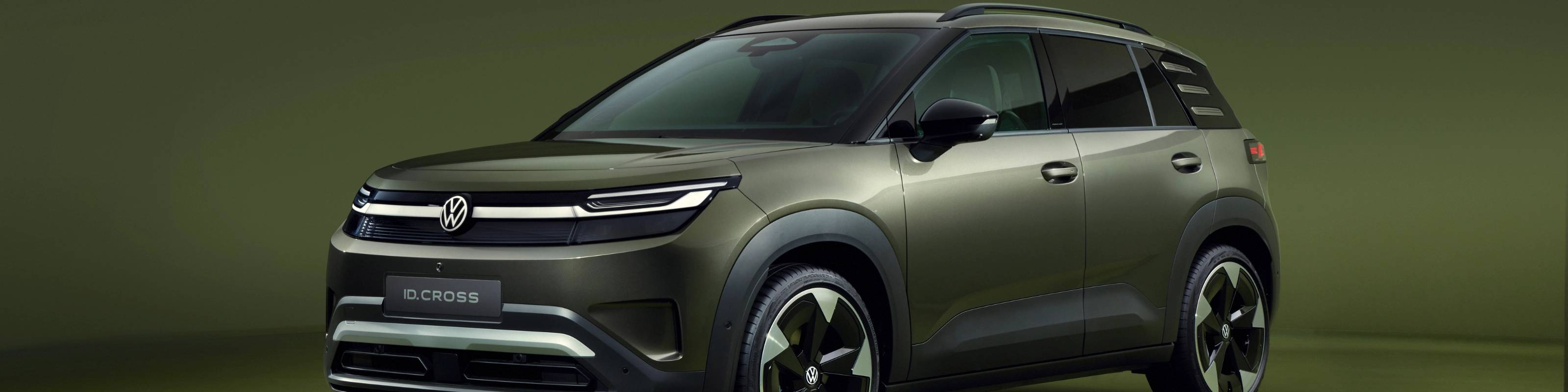 Volkswagen ID. Cross Kompakt-SUV in Frontalansicht schräg von vorn im Studio.