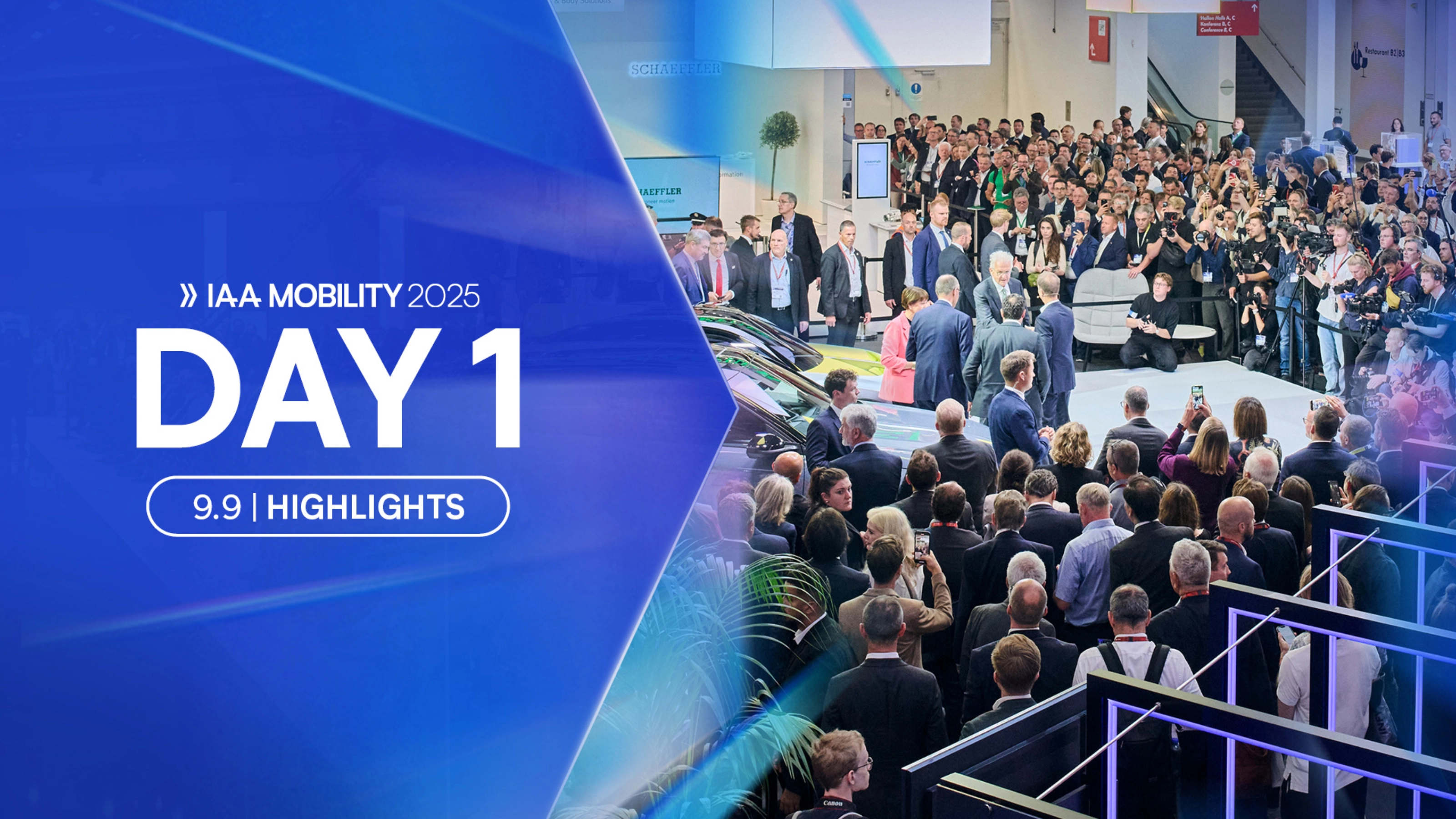 Menschenmenge auf der IAA MOBILITY 2025 verfolgt Präsentationen und Fahrzeuge am ersten Tag.
