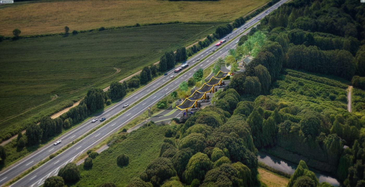 Ein Autobahn-Rastplatz mit solarbetriebenen E-Ladestationen liegt umgeben von dichter Begrünung.